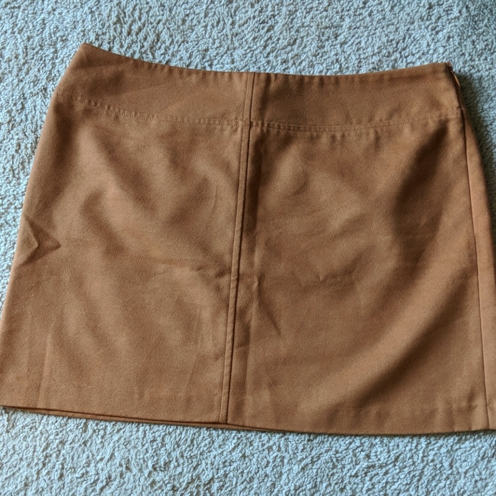 Express suede skirt 9/10